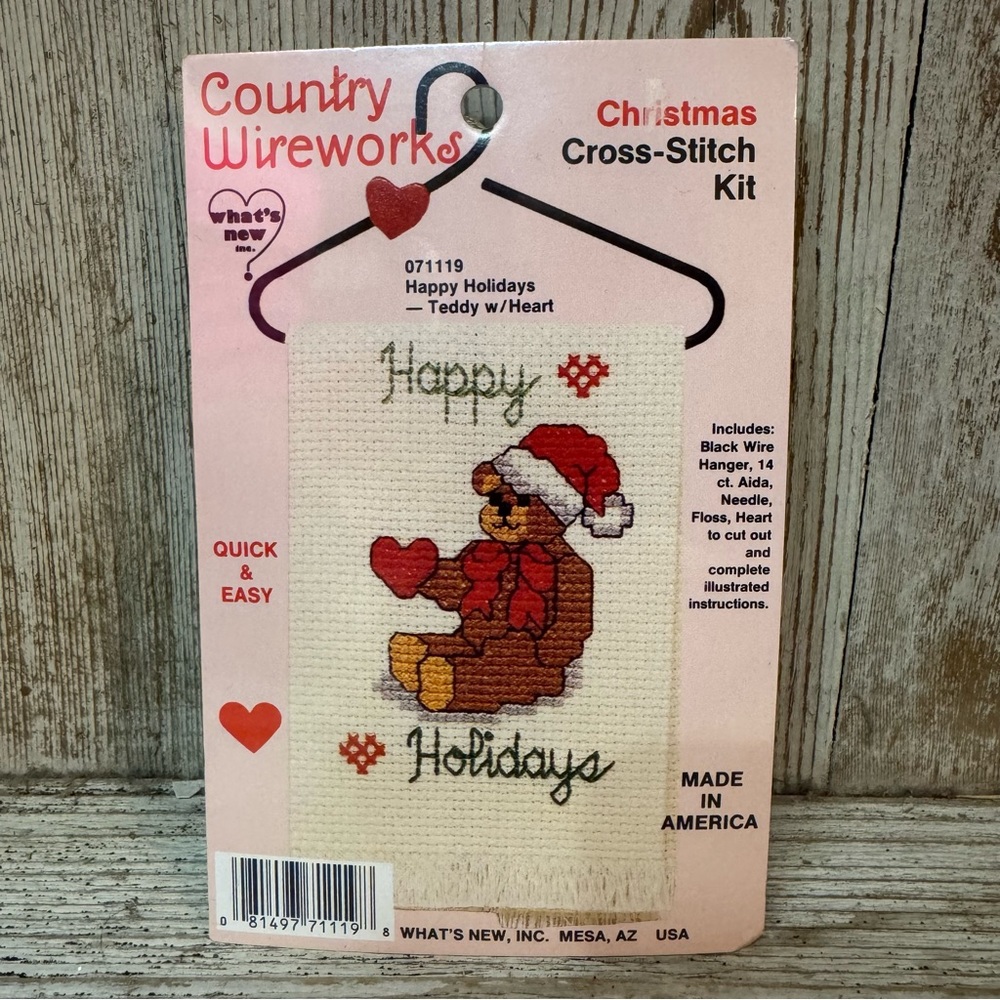Country Wireworks Vintage Cross Stitch Kit - Happy Holidays Teddy with Heart